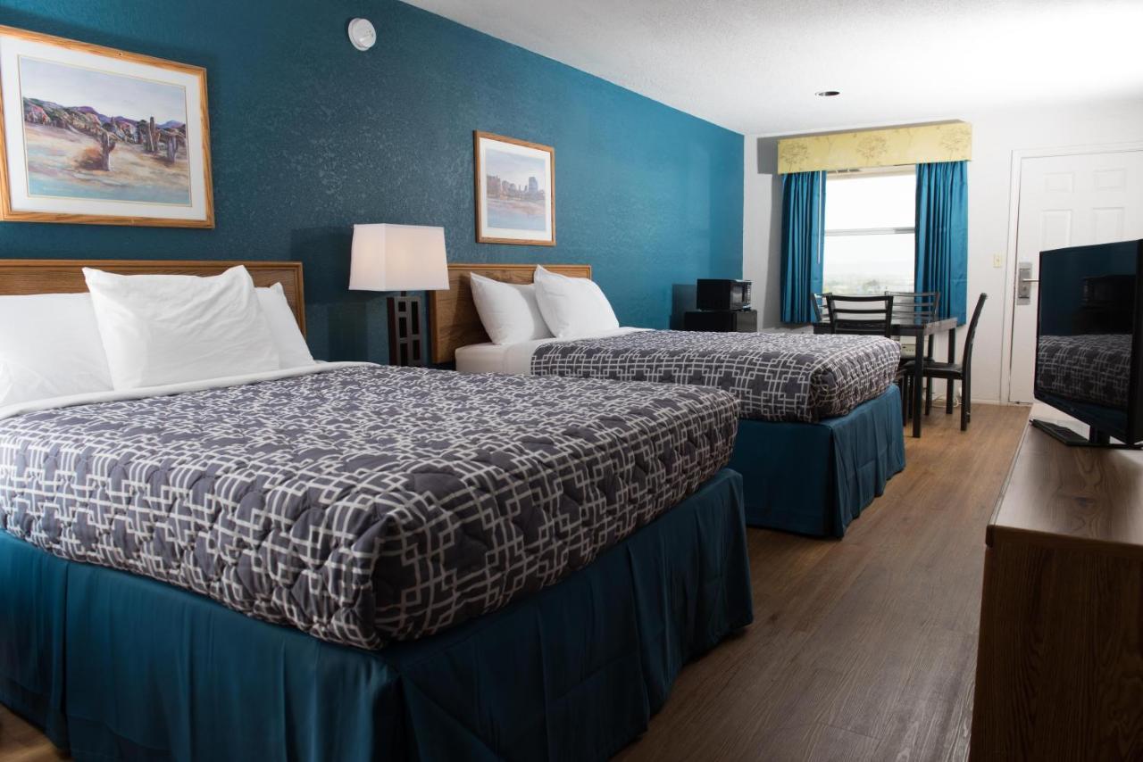 Riata Inn - Марфа Экстерьер фото